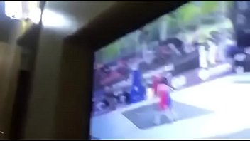 Волосатая киска принимает член себе в волосатую киску